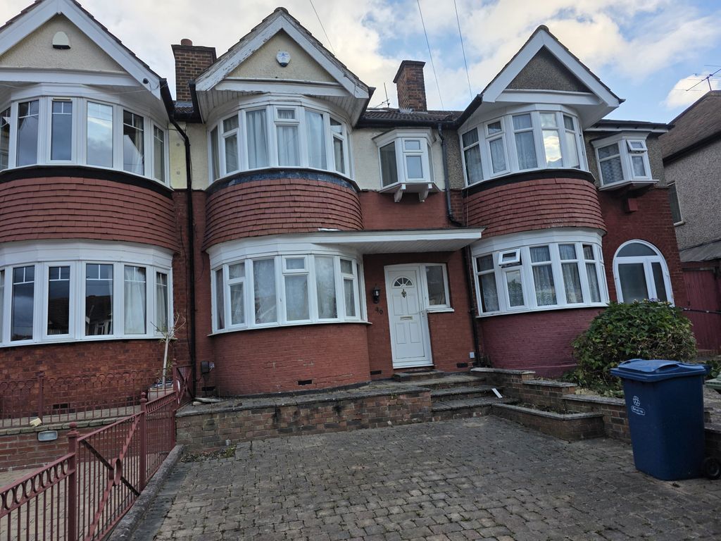 Property photo 1 of 28 4 Bed Terraced House To Rent Yeading Avenue, Harrow Ha2