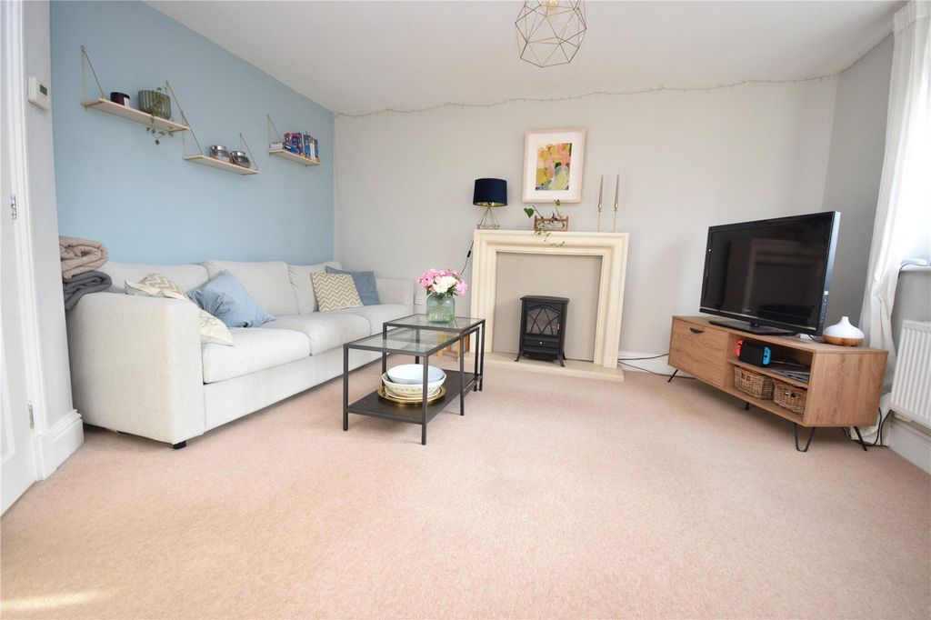 Property photo 2 of 13 Picture No. 08