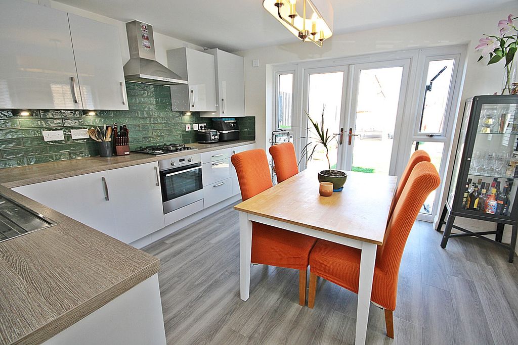 Property photo 3 of 14 4284298