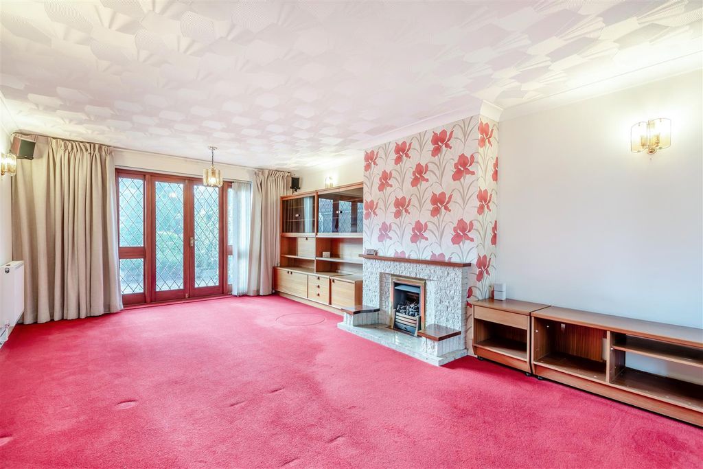 Property photo 3 of 21 8668015-Interior02.Jpg