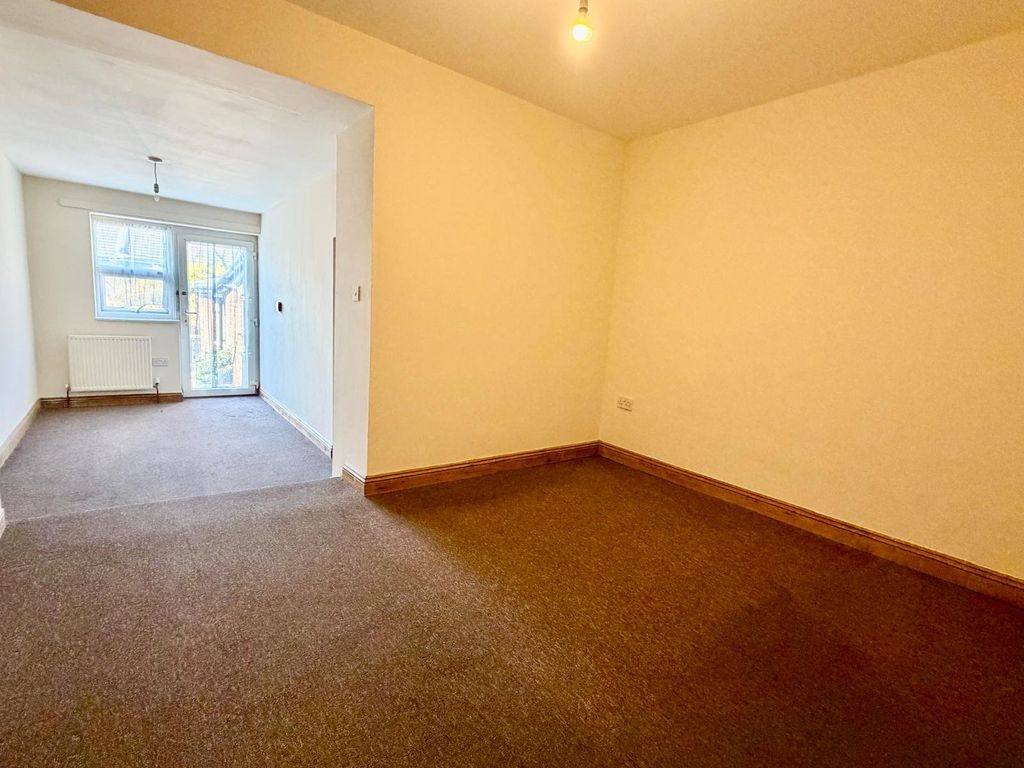 Property photo 3 of 7 Bedroom