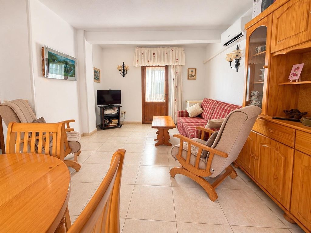 Property photo 2 of 25