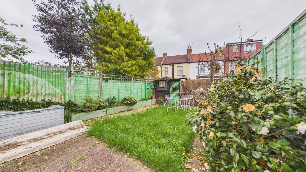 Property photo 2 of 26