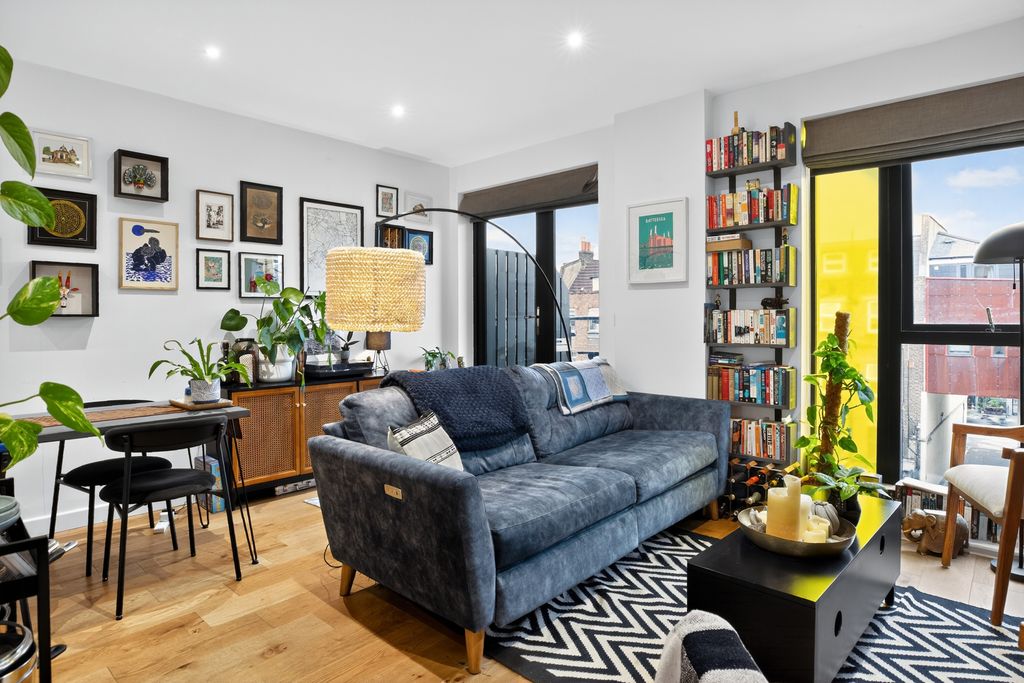 Property photo 1 of 11