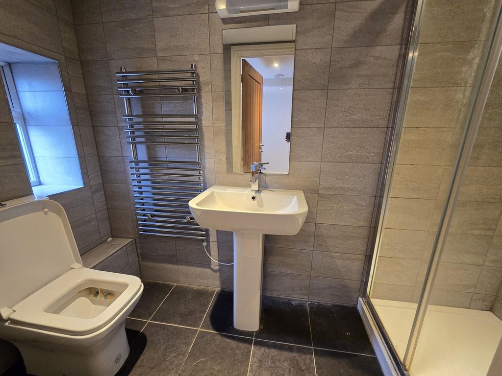 Property photo 3 of 4 Bathroom