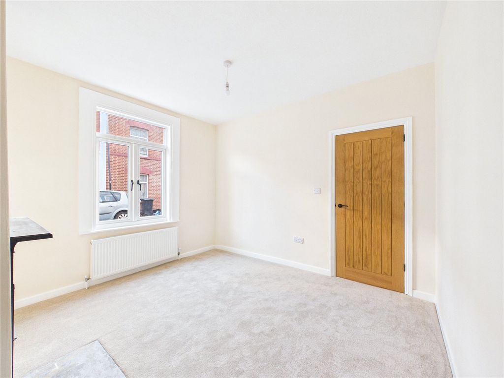 Property photo 3 of 16 Picture No. 22