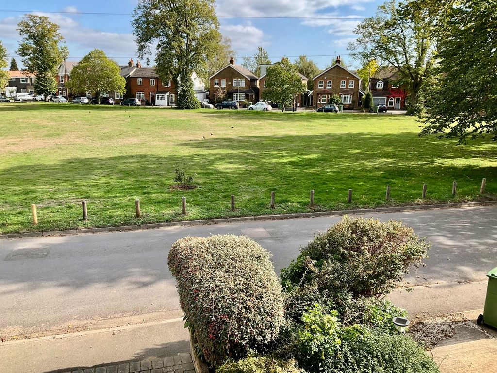 Property photo 2 of 25