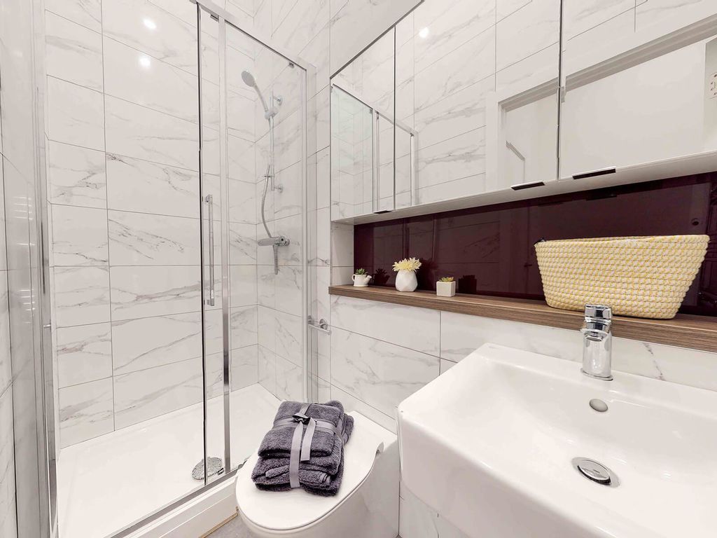 Property photo 3 of 18 Shower Room