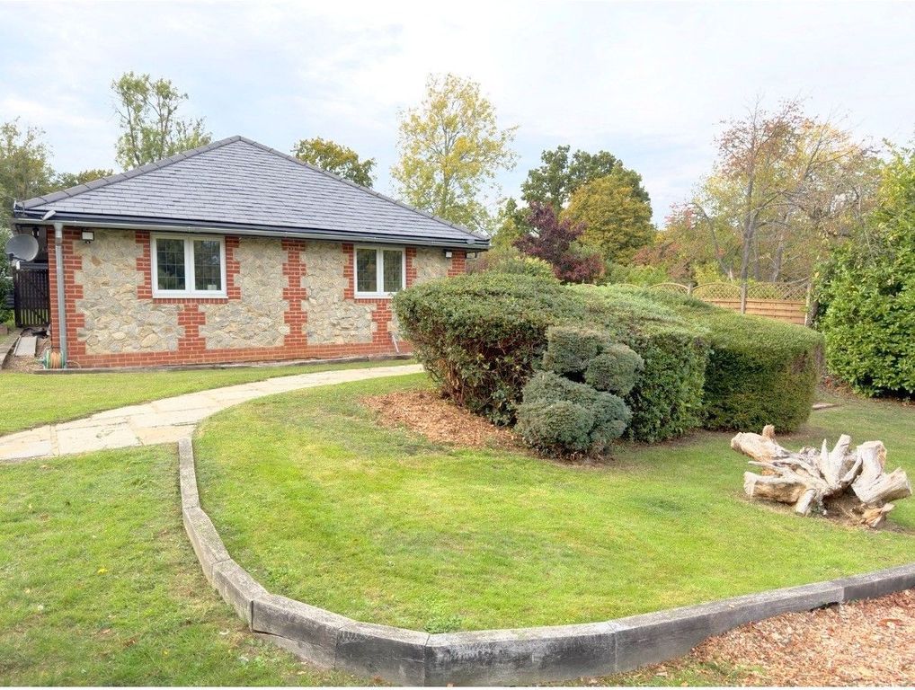 Property photo 1 of 9 Photograph 1