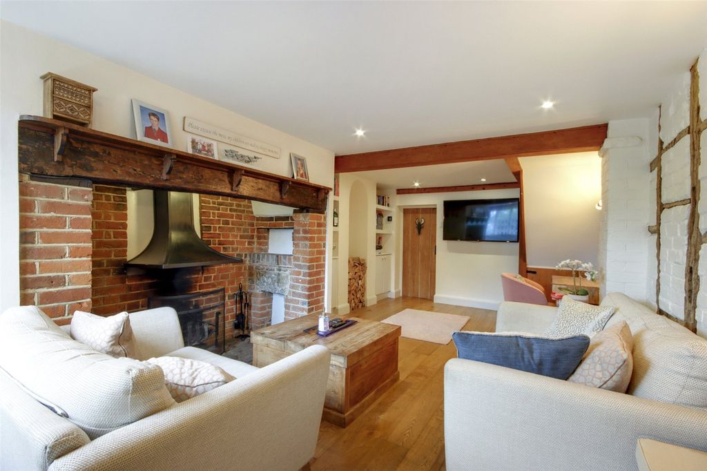 Property photo 3 of 15 Sitting Room