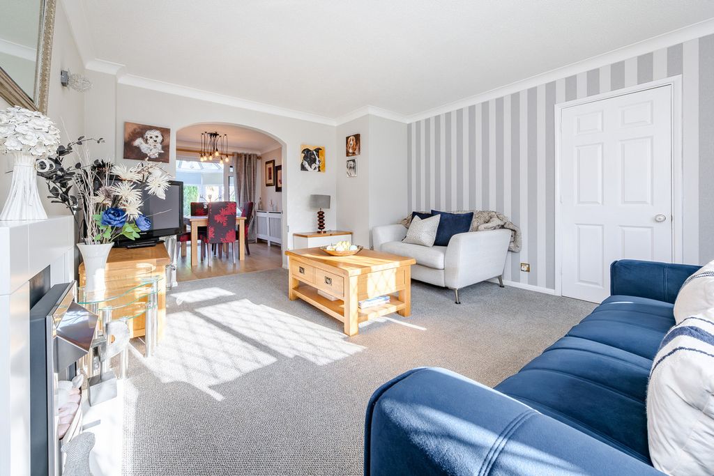 Property photo 2 of 11