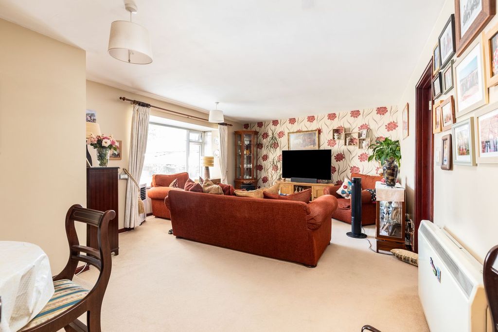 Property photo 3 of 17
