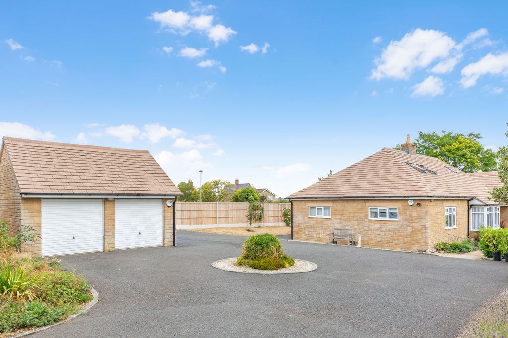 Property photo 1 of 23
