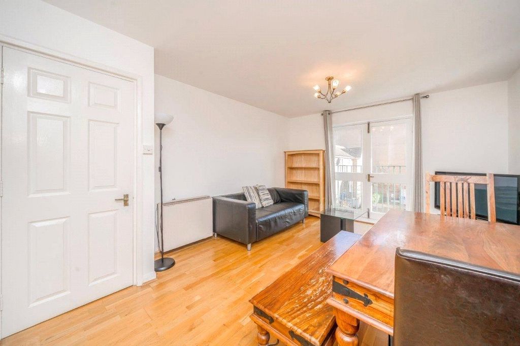 Property photo 2 of 6 Reception