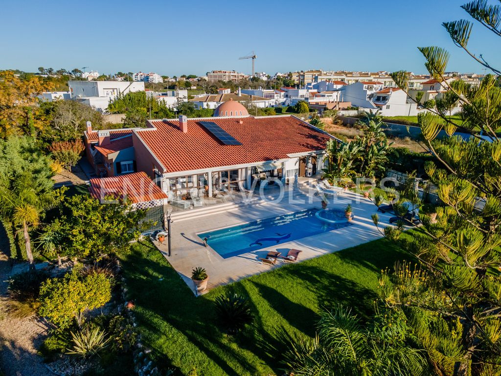 Property photo 2 of 43