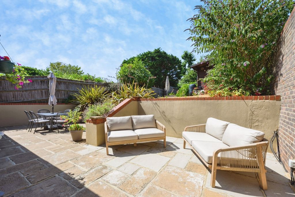 Property photo 2 of 28 Pbox-Img.Jpg