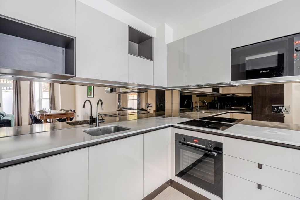 Property photo 3 of 11 Picture No. 13