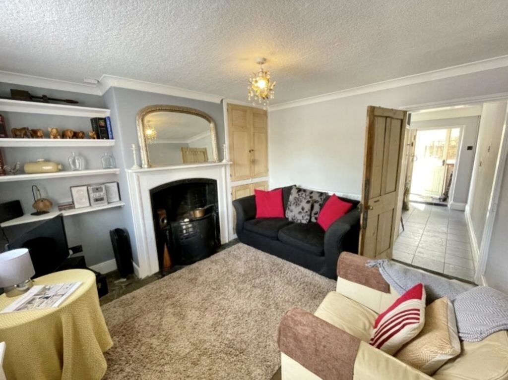 Property photo 3 of 9 Lrg_Mulberry St Sit