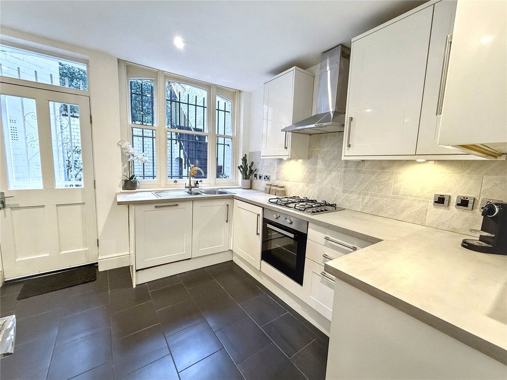 Property photo 2 of 15 Picture No. 61