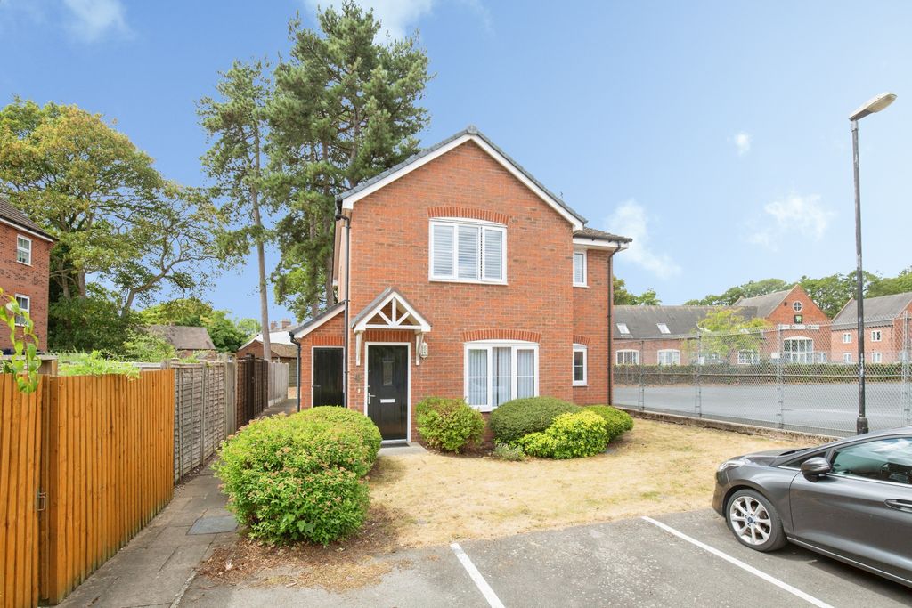 Property photo 1 of 13 240Ad704-Mw26-1626