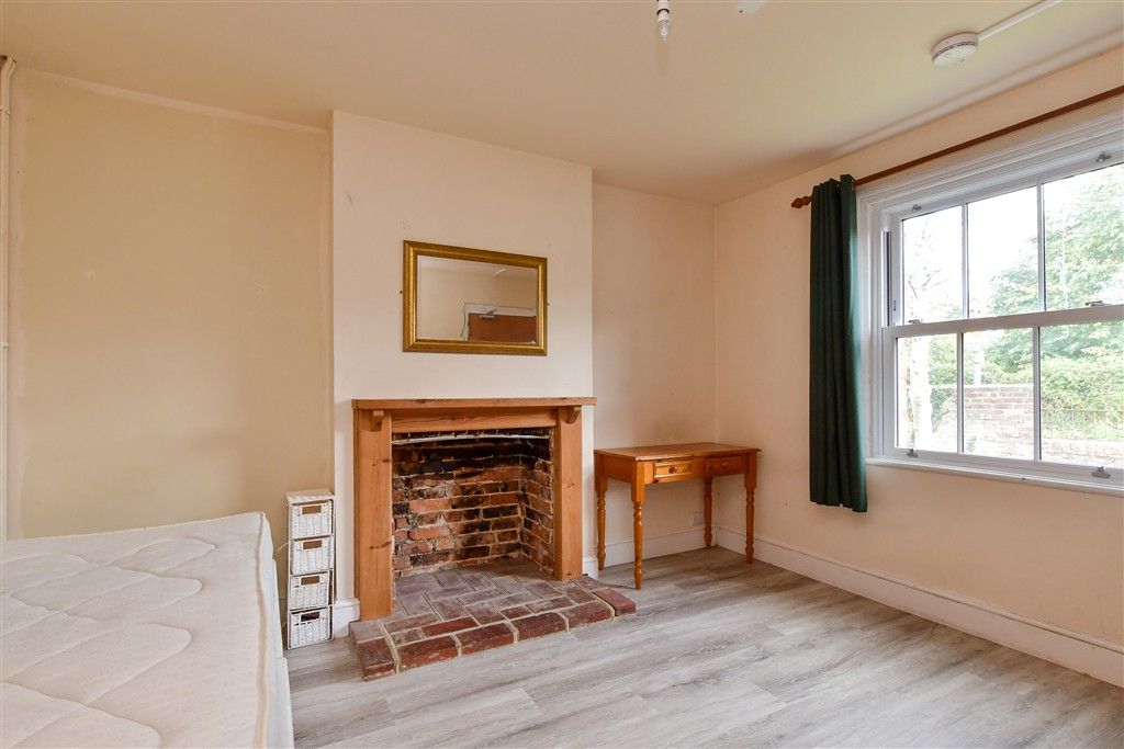 Property photo 3 of 13 Lounge