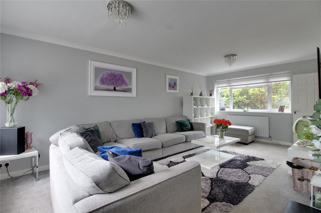 Property photo 2 of 28 Picture No. 13