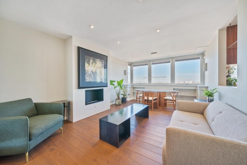 Property photo 1 of 12 Reception/Dining Room