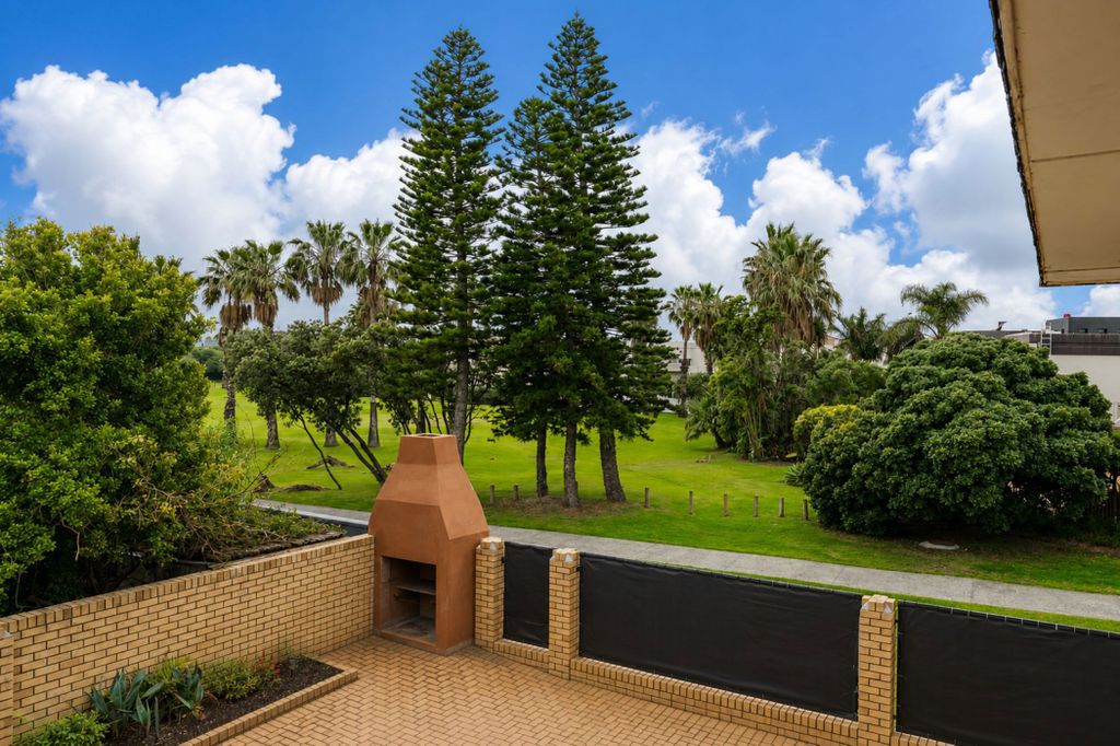 Property photo 2 of 47
