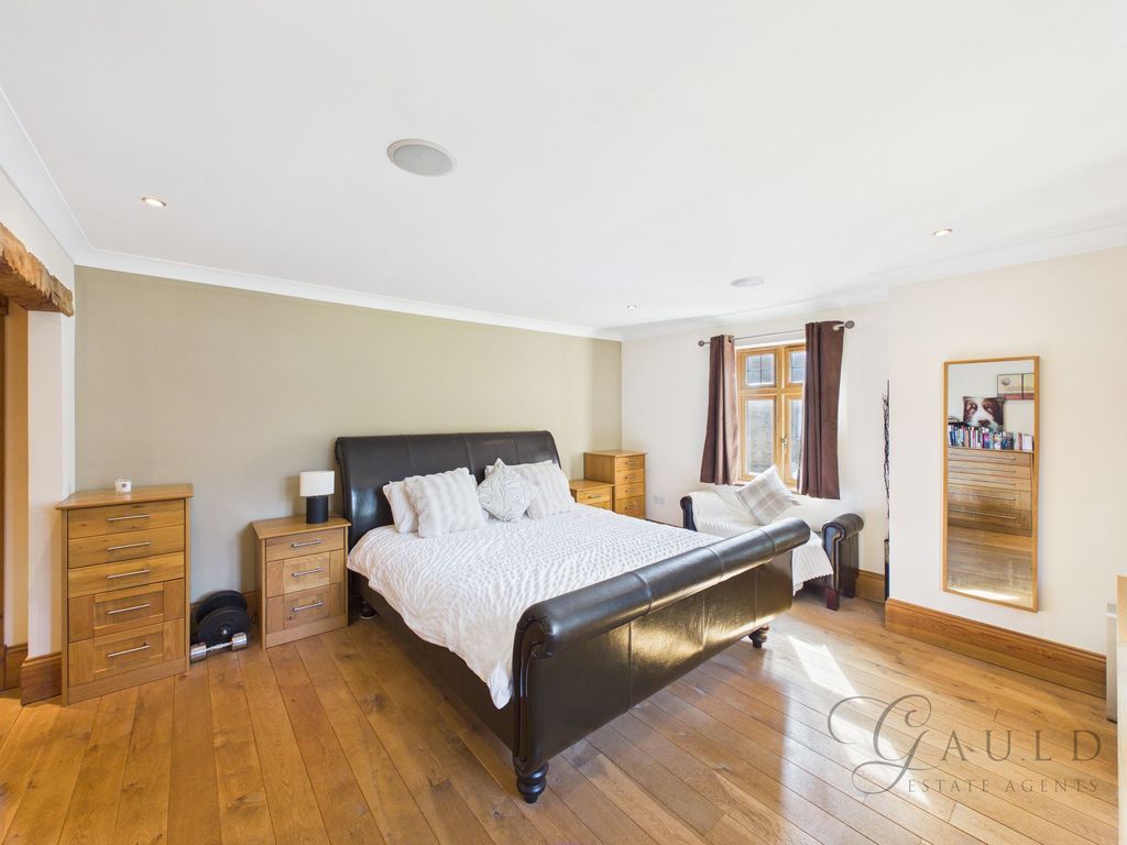 Property photo 2 of 54