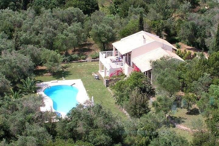 Property photo 1 of 2