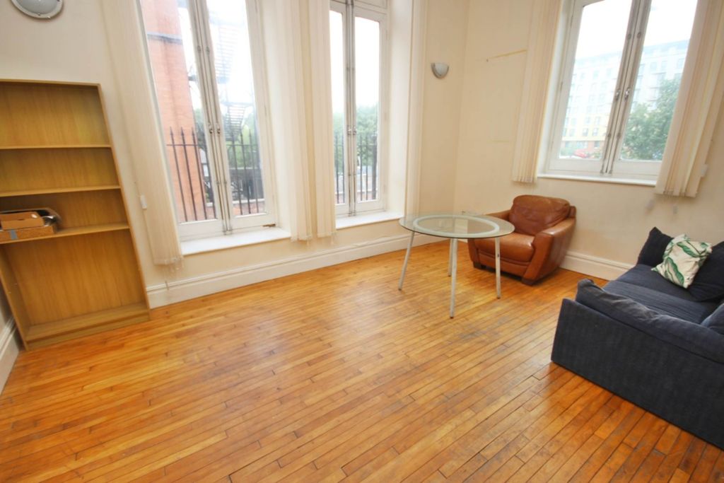 Property photo 2 of 8