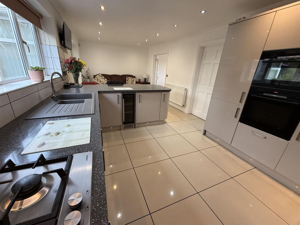 Property photo 2 of 44 Img_5442.Jpeg