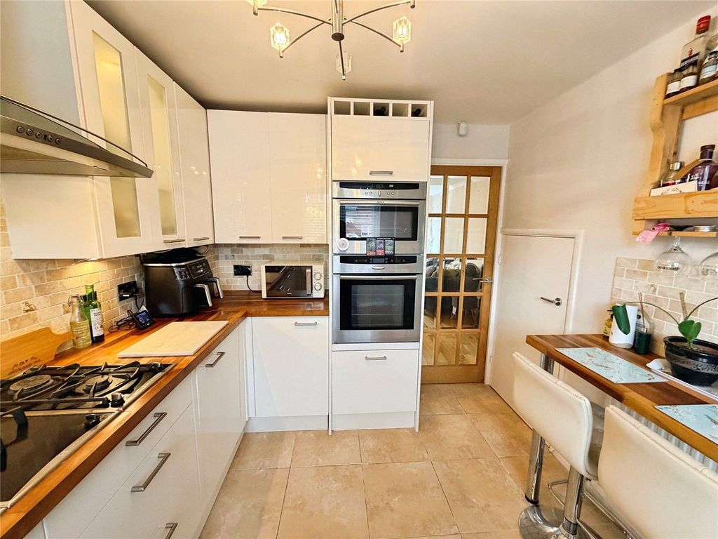 Property photo 2 of 12 Breakfast Kitchen