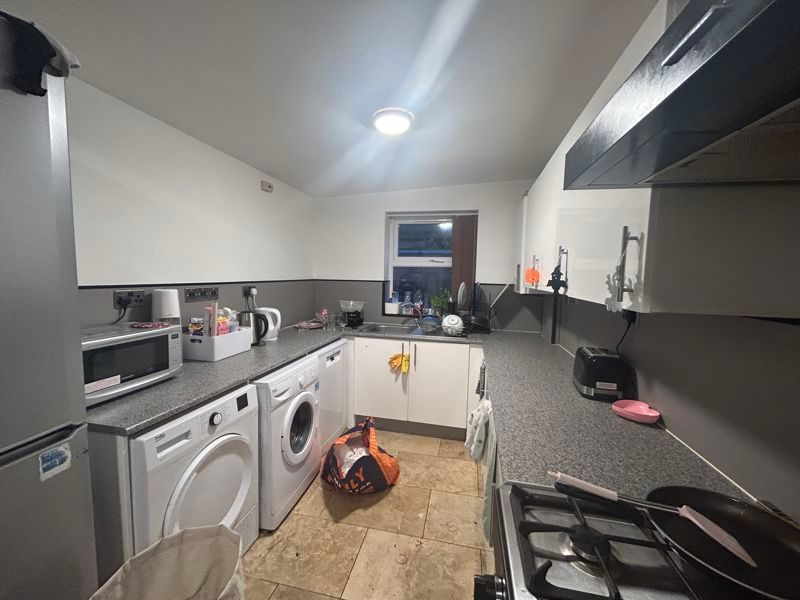 Property photo 2 of 10 Photo 3