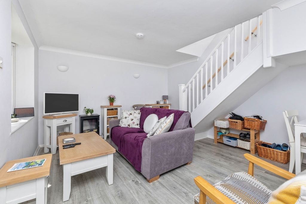 Property photo 3 of 10 4416584