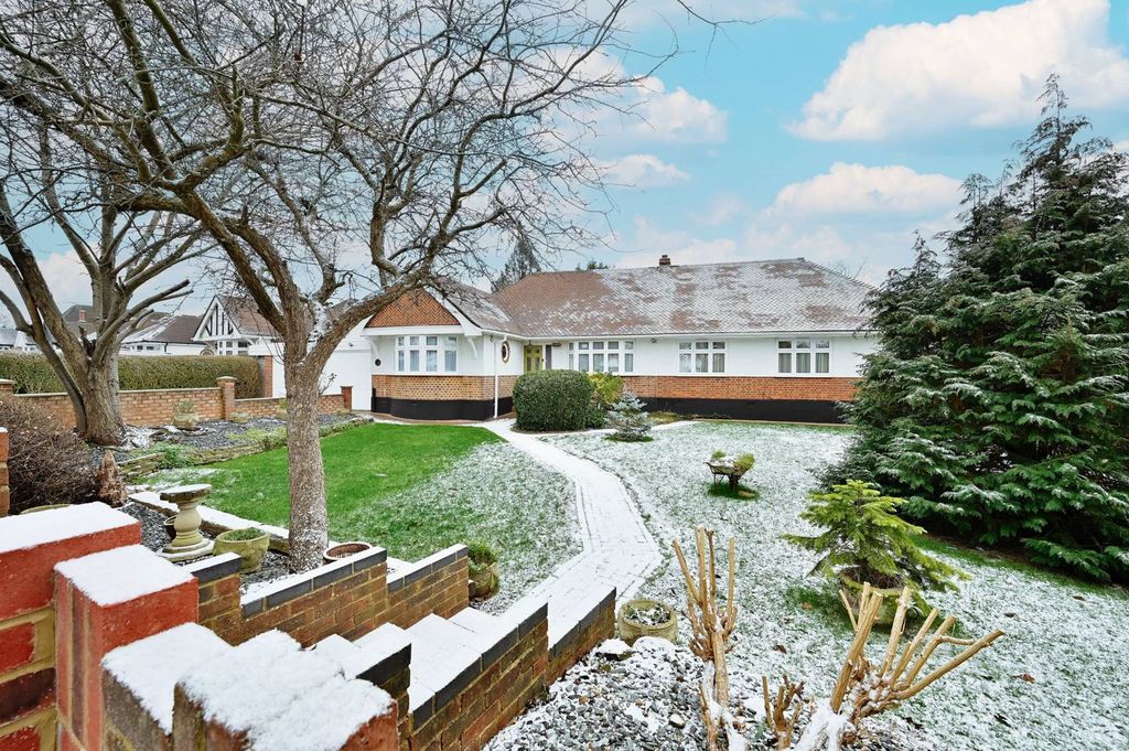 Property photo 1 of 27