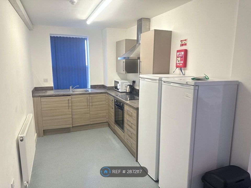 Property photo 2 of 35