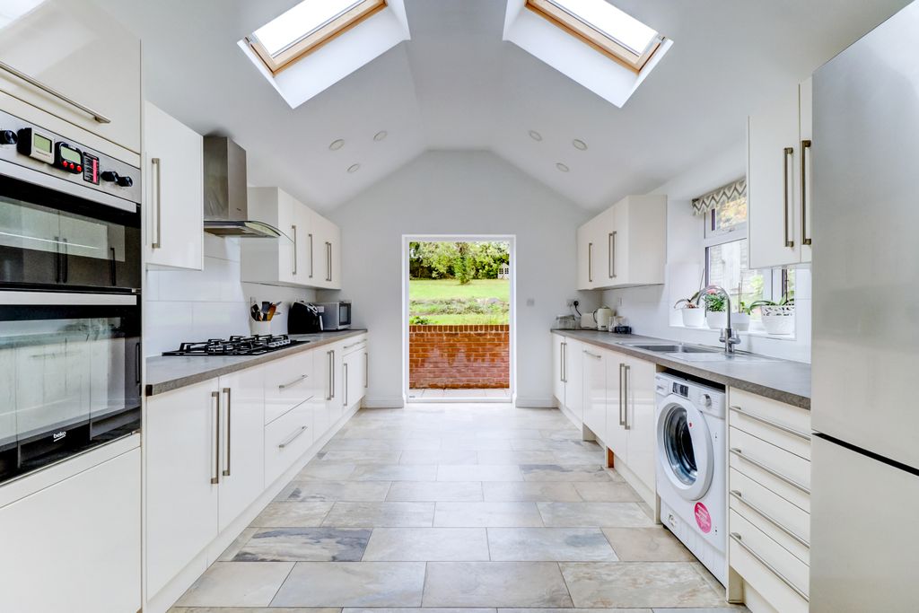 Property photo 2 of 18 Picture No. 25