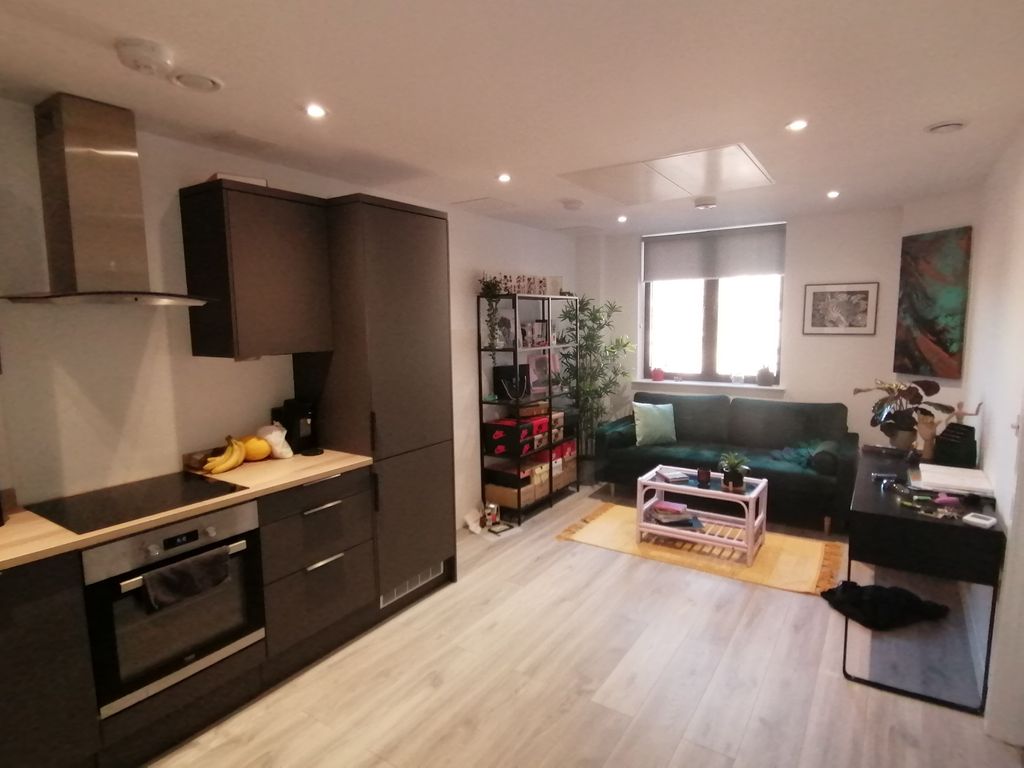 Property photo 3 of 7 Kitchen