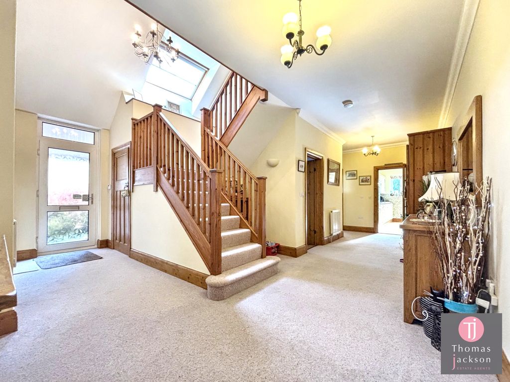 Property photo 2 of 22
