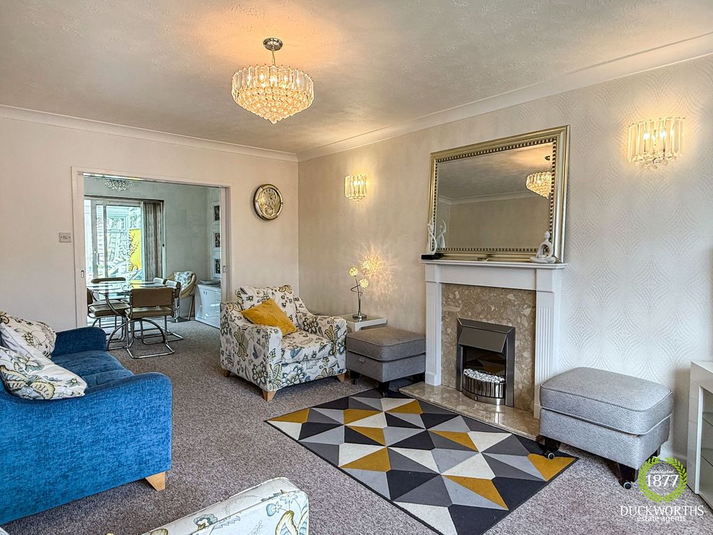 Property photo 2 of 40