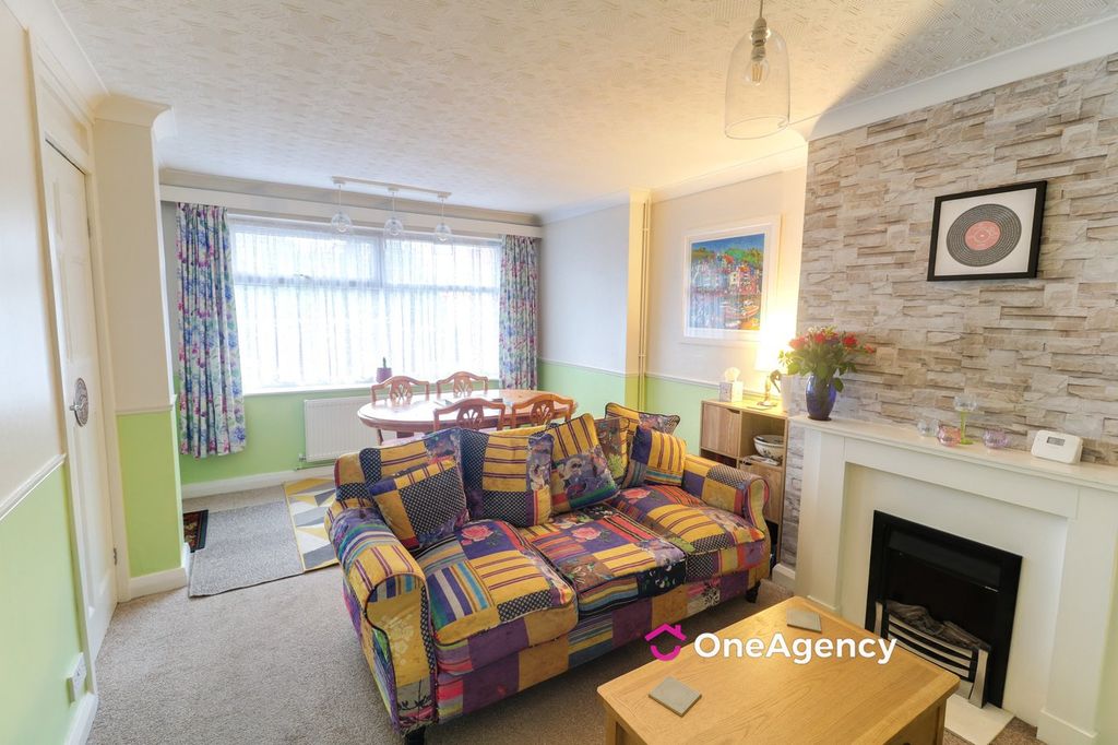 Property photo 2 of 22