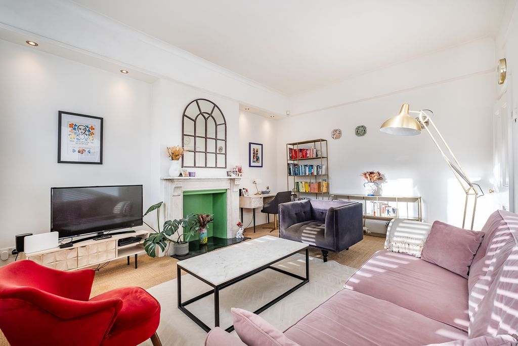 Property photo 2 of 21 2