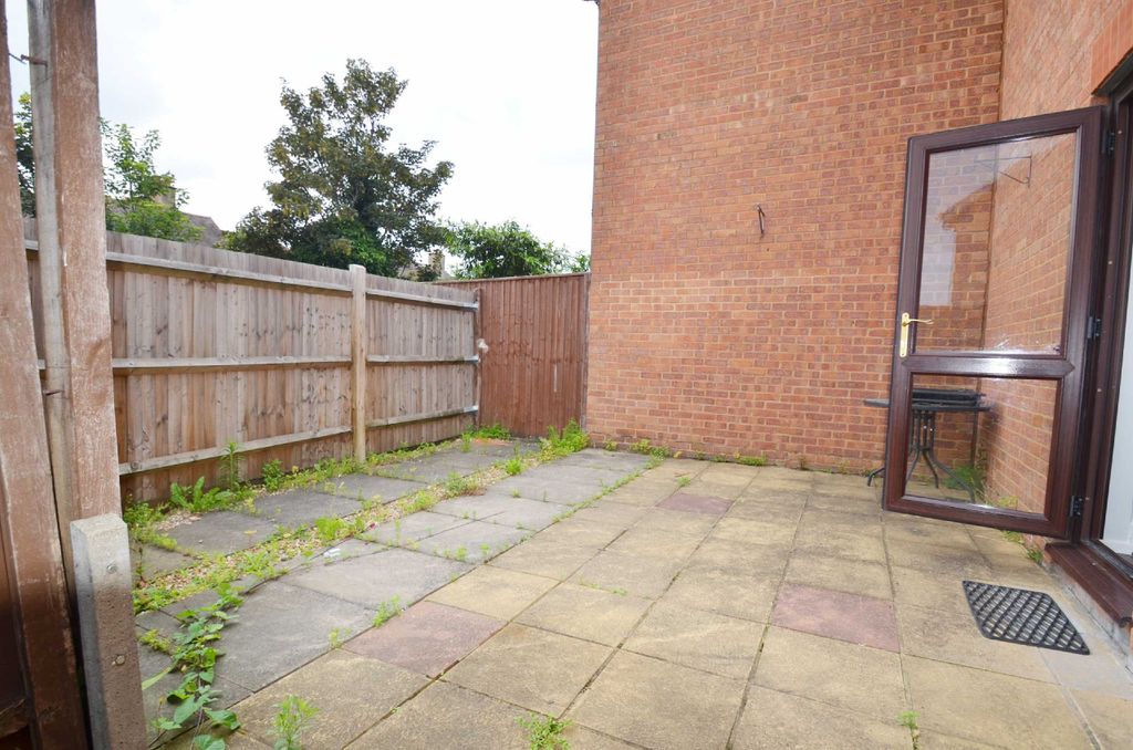 Property photo 2 of 8 Photo