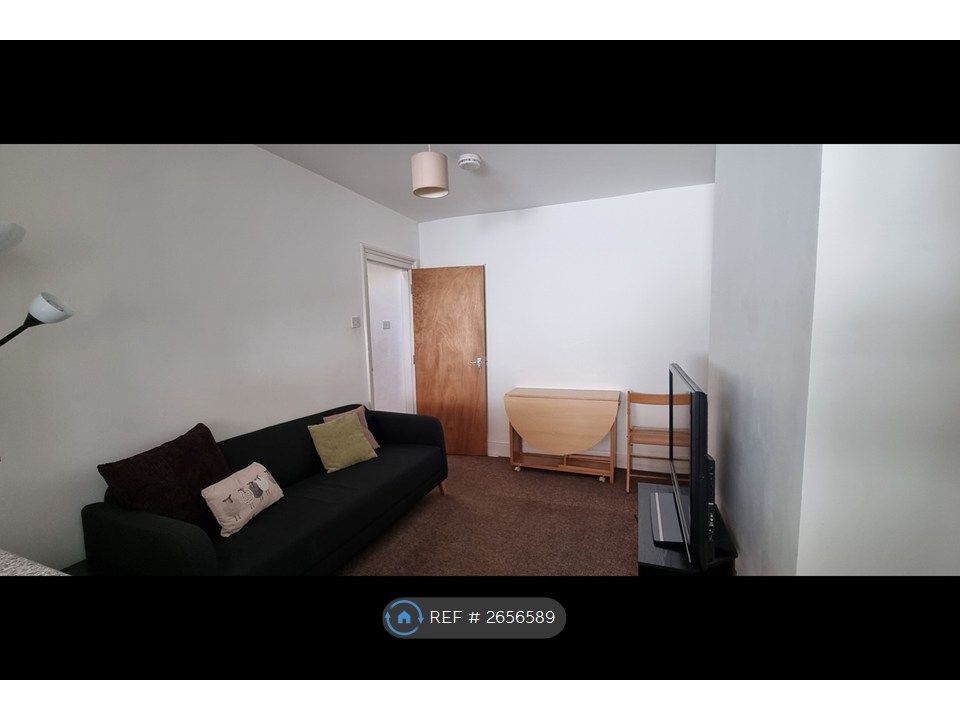 Property photo 2 of 14 Lounge