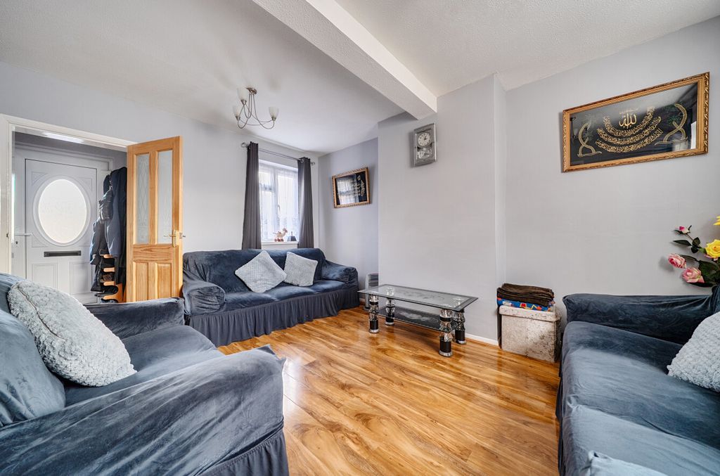 Property photo 3 of 18 1414689-8-698F40F...