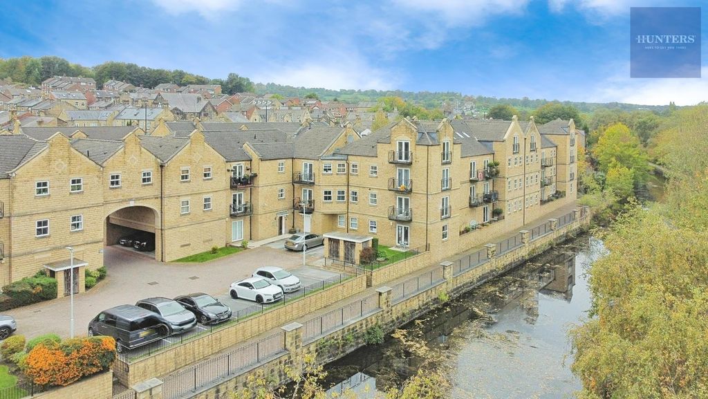 Property photo 1 of 16 External Elevation