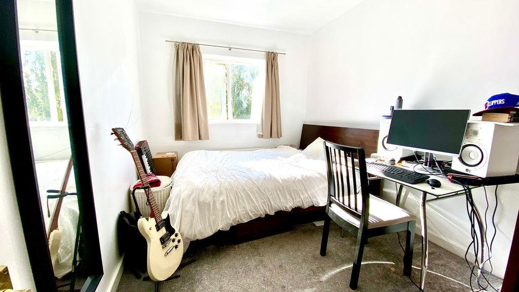 Property photo 2 of 12 8A84E831-6A36-4047-B990-d45748A61B61.Jpg