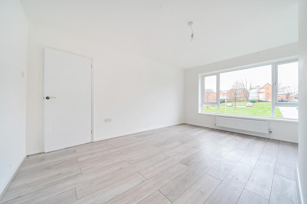 Property photo 3 of 9 Lounge Area