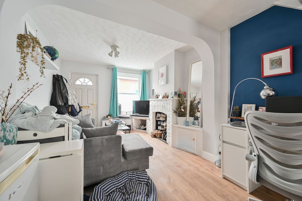 Property photo 3 of 12